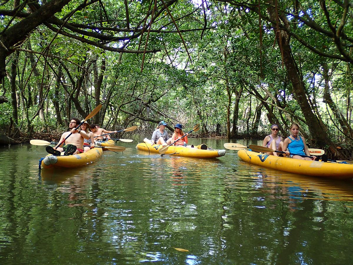 PRT EDI students canoeing
