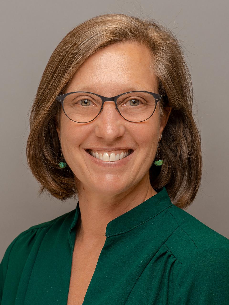 Headshot of faculty member Heather Hayes
