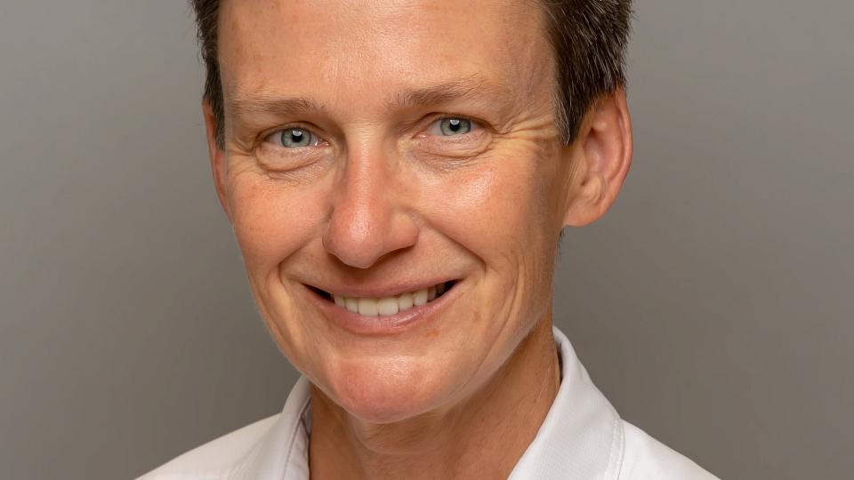 Headshot of faculty member Julie Fritz